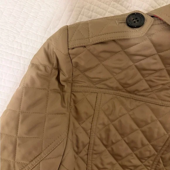 Burberry Beige Quilted Jacket with Check Lining - Picture 6 of 9